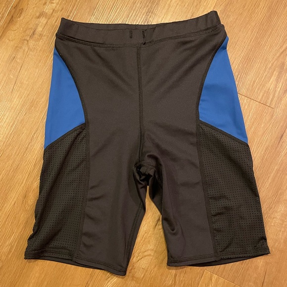Urban Outfitters colorblock mesh panel bike short - Picture 2 of 5